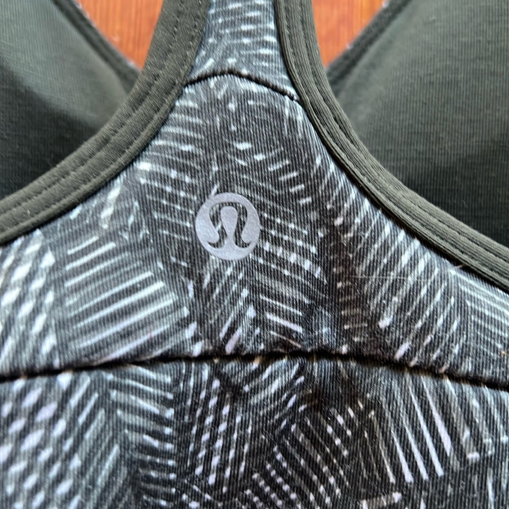 Lululemon Cool to Street Bra
Jazzy White Gator Green / Gator Green Size 4 - Picture 12 of 17